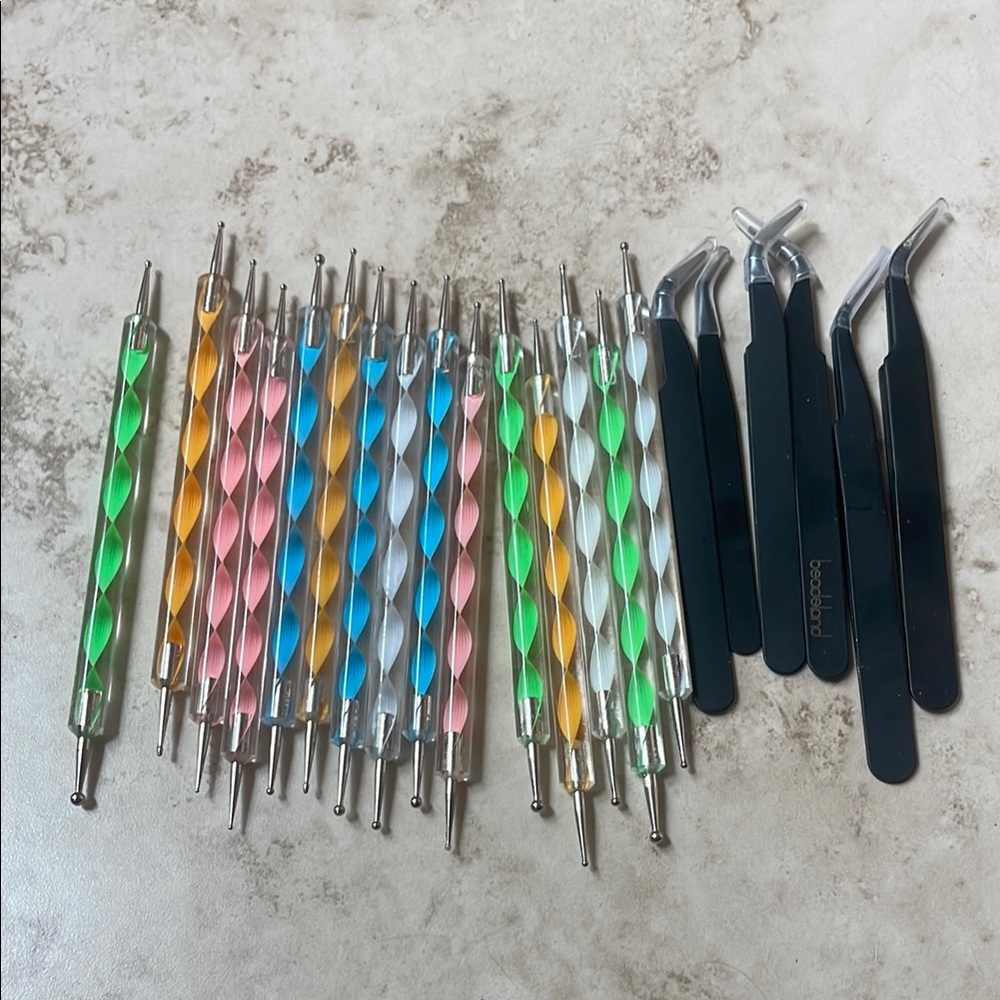 Rhinestoning materials: rhinestone stick and tweezers